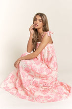 Load image into Gallery viewer, Creamy Rose Floral Maxi Dress