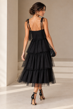 Cargar imagen en el visor de la galería, Mesh Polka-Dot Midi Dress