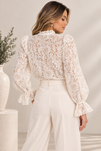 Cargar imagen en el visor de la galería, Vintage Lace Blouse