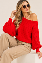 Cargar imagen en el visor de la galería, Cable Detail Sweater
