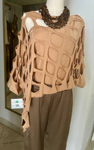 Cargar imagen en el visor de la galería, Basic Top w/ Holed Coverall Top
