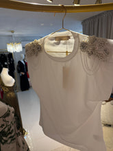 Cargar imagen en el visor de la galería, Shoulder Pads T Shirt
