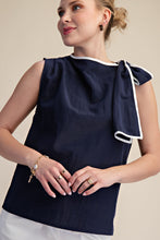 Cargar imagen en el visor de la galería, Valentina Pleated Top - Navy
