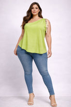 Cargar imagen en el visor de la galería, PLUS - The Marbella One-Shoulder Tassel Blouse
