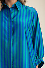 Load image into Gallery viewer, Aura Oversized Shirt - Green/Blue

