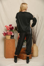 Cargar imagen en el visor de la galería, Rhinestone Detail Shoulder Sweatshirt
