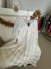 Load image into Gallery viewer, Crochete Details Tunic Dress
