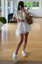 Cargar imagen en el visor de la galería, Poncho Side Tie Up Knitted Top

