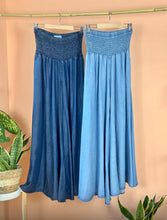 Cargar imagen en el visor de la galería, Light Denim Palazzo
