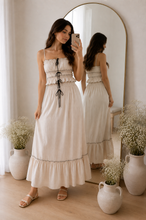 Cargar imagen en el visor de la galería, SET - Beige Top &amp; Skirt
