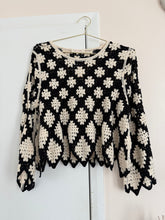 Load image into Gallery viewer, Sweater Black &amp; Ivory
