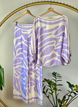 Load image into Gallery viewer, Stamp Satin Blouse
