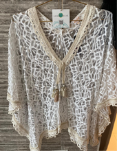 Load image into Gallery viewer, Vintage Coverup / Tunic
