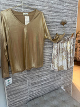 Load image into Gallery viewer, Gold Print Short Pants

