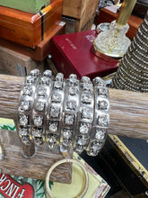 Cargar imagen en el visor de la galería, Narrow Clear Crystal Bracelet
