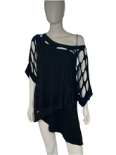 Cargar imagen en el visor de la galería, Basic Top w/ Holed Coverall Top
