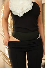 Load image into Gallery viewer, Bodysuit with 3d Flower Detail
