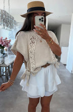 Cargar imagen en el visor de la galería, Poncho Side Tie Up Knitted Top
