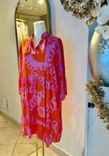 Cargar imagen en el visor de la galería, Hearts Tunic Dress
