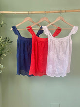 Load image into Gallery viewer, Linen Top w/ Sangallo
