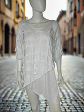 Cargar imagen en el visor de la galería, Basic Top w/ Holed Coverall Top
