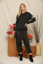 Cargar imagen en el visor de la galería, Rhinestone Detail Shoulder Sweatshirt
