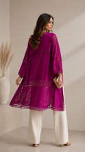 Cargar imagen en el visor de la galería, Orchid Crochet Kimono Cover-Up
