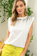 Cargar imagen en el visor de la galería, Sleeveless Padded Sequin Detail Top
