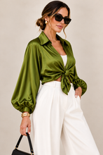 Cargar imagen en el visor de la galería, Silk Knot Top
