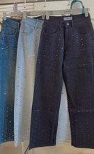 Cargar y reproducir el video en el visor de la galería, Crystal Embellished Jeans
