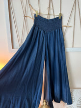 Cargar imagen en el visor de la galería, Denim Palazzo

